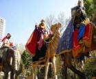 Los tres Reyes Magos a lomos de los camellos