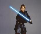El joven Anakin Skywalker con su sable de luz
