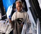 Jor-El  Científico y líder kryptoniano y padre biológico de Superman. 