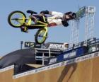El BMX es una modalidad acrobática del ciclismo 