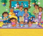 Dora junto a su familia y amigos