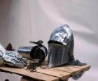 Casco y parte de la armadura de un Caballero