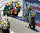 Valentino Rossi lleva en su casco a la gente importante para él.