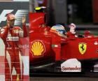 Fernando Alonso celebra su victoria en el Gran Premio de Singapur (2010)