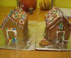 Dulce y bonito adorno navideño, dos casitas de pan de jenjibre