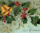 Campanas navideñas decoradas con hojas de acebo