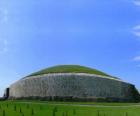 Tumba megalítica o túmulo de Newgrange, Irlanda