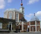 Real Observatorio de Greenwich, observatorio astronómico situado en el Instituto de Astronomía en la Universidad de Cambridge, Gran Bretaña. La localización del primer meridiano terrestre