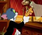 Jerry a punto de romper un jarrón en la cabeza de Tom