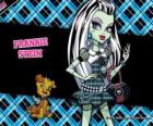 Frankie Stein, la hija del Monstruo Frankenstein y su novia tiene 15 días de edad