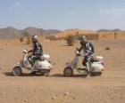 Dos aventureros en moto