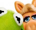 Miss Piggy y la Rana Gustavo o la Rana René
