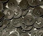 Medallas con los signos del zodíaco chino