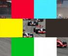 En F1 las banderas según el color indican: roja, interrupción de la carrera; azul, aviso conductor con vuelta perdida; amarilla, peligro; negra, conductor excluído; verde, fin peligro; blanca, vehículo muy lento