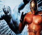 Luchador profesional con la máscara preparado para el combate, la lucha libre profesional es un espectáculo deportivo