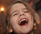 Niña riendo