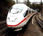 Un tren bala o tren de pasajeros de alta velocidad, AVE