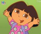 Dora, la exploradora, con una camiseta con flores