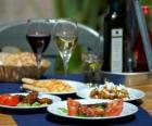 Mesa con comida