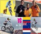 Podio ciclismo BMX femenino, Mariana Pajón (Colombia), Sarah Walker (Nueva Zelanda) y Laura Smulders (Países Bajos), Londres 2012