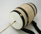 Zambomba, chicharra, pan bomba o furruco, instrumento de percusión típico en las fiestas navideñas