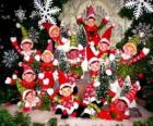 Grupo de duendes navideños