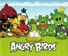 Pájaros, huevos y cerdos verdes en Angry Birds