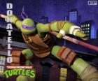 Donatello, el arma de esta tortuga ninja es el largo bastón japonés Bo