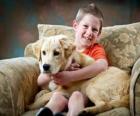 Niño con su perro