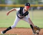 Niño jugando a béisbol