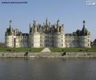 El Castillo de Chambord es el más grande y majestuoso de los castillos del Loira, testimonio del Renacimiento francés. Chambord, Francia