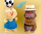 Scoodles con el sombrero y el cinturón junto con otro hámster de Zhu Zhu Pets