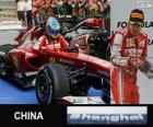 Fernando Alonso celebra su victoria en el Gran Premio de la China 2013