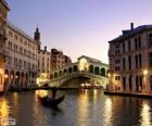 El Puente de Rialto, Venecia, Italia