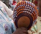 El shekere o calabash es un instrumento de percusión de África