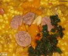 El locro es un guiso que se consume en Argentina, Chile, Colombia, Bolivia, Ecuador y Perú