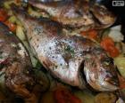 Besugo al horno con patatas un plato típico de la Navidad en España
