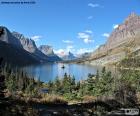 Lago en las montañas Rocosas, Alberta, Canadá