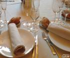 Mesa preparada para el banquete nupcial