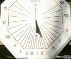 El reloj de sol es un instrumento usado desde tiempos muy remotos con el fin de medir el paso de las horas