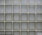 Pared de bloques de vidrio o pavés, son utilizados para aumentar la iluminación natural