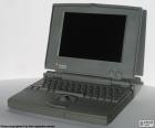 PowerBook 100 (1991-1992) ordenador portátil con un diseño muy compacto, fabricado por Apple