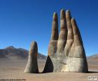 La Mano del desierto es una escultura ubicada en el desierto de Atacama a 75 km al sur de la ciudad de Antofagasta, Chile. Es obra del escultor chileno Mario Irarrázabal (1992)