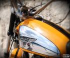 Depostito de combustible de una Ducati Scrambler 1966