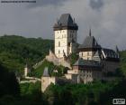 El Castillo de Karlštejn es un castillo gótico construido en 1348, en Karlštejn, República Checa