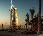 El Hotel Burj Al Arab Jumeirah es el único hotel de 7 estrellas del mundo y desde su creación, en 1999, está calificado como el mejor hotel del planeta, Dubai, Emiratos Árabes Unidos