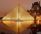 La Pirámide del Museo del Louvre es una obra situada en el patio del Museo del Louvre, en París, que da acceso al edificio. Fue diseñada por el arquitecto Ieoh Ming Pei