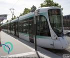 El tranvía de París, tiene 186 estaciones, 9 líneas y una longitud de más de 100 km