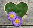 Corazón y dos flores