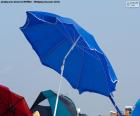 Parasol de playa azul